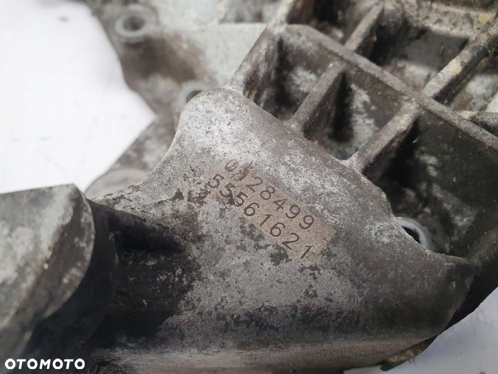 POMPA OLEJU Opel Astra J Meriva B Corsa D 1.4 T 55562788 osłona rozrządu - 4