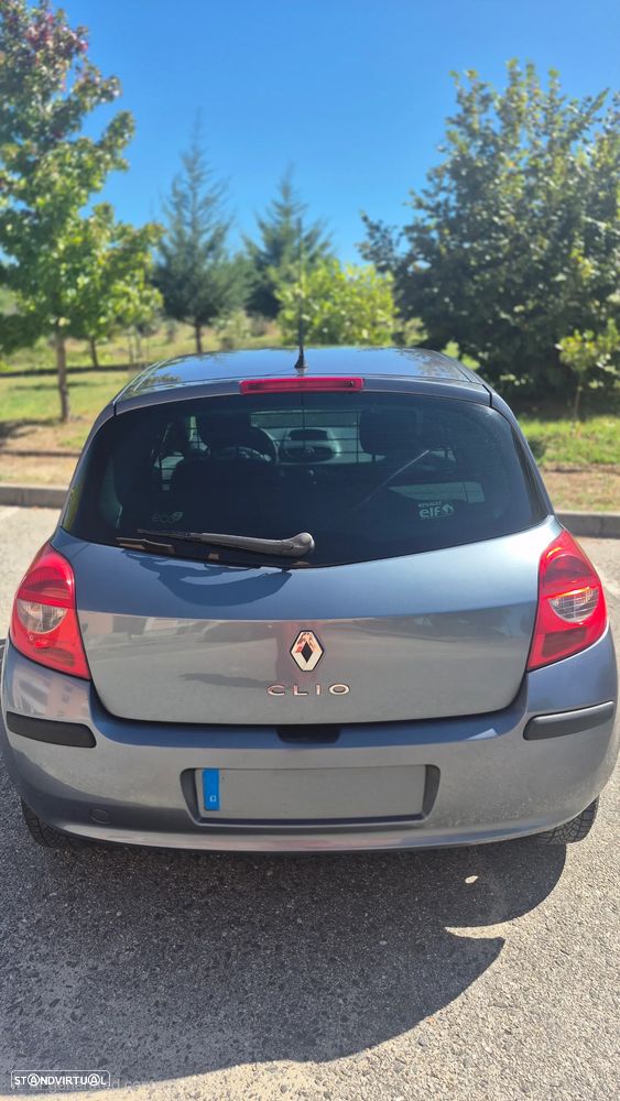 Renault Clio 1.5 dCi Dynamique S - 3