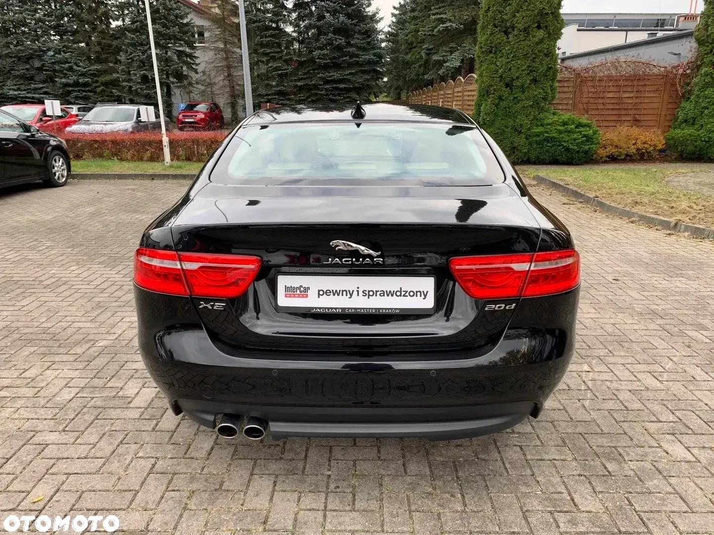 Jaguar XE 2.0 D Prestige - 4