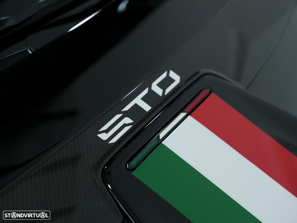 Lamborghini Huracán STO - 22