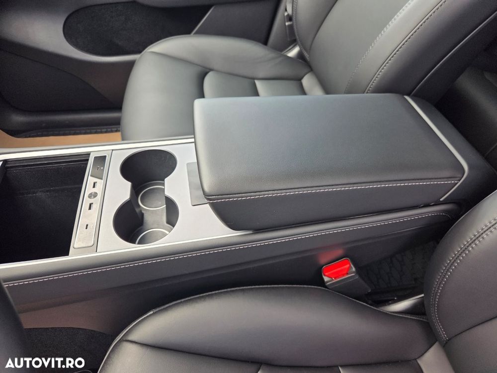 Tesla Model Y RWD - 18