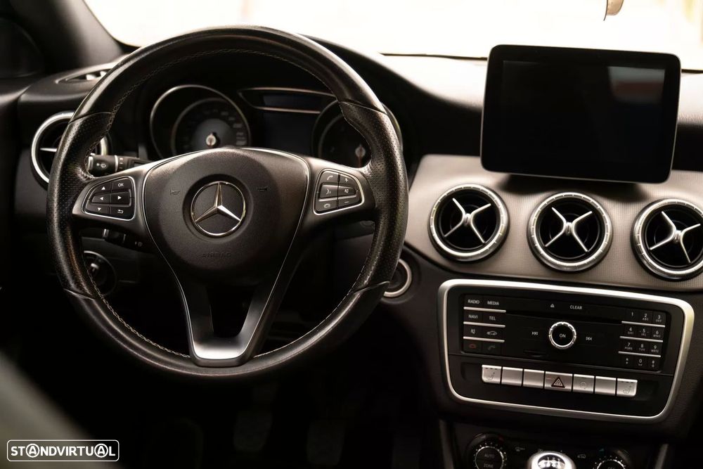 Mercedes-Benz CLA 180 d Shooting Brake Urban - 6