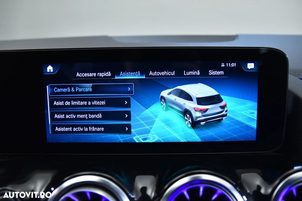 Mercedes-Benz GLA - 23