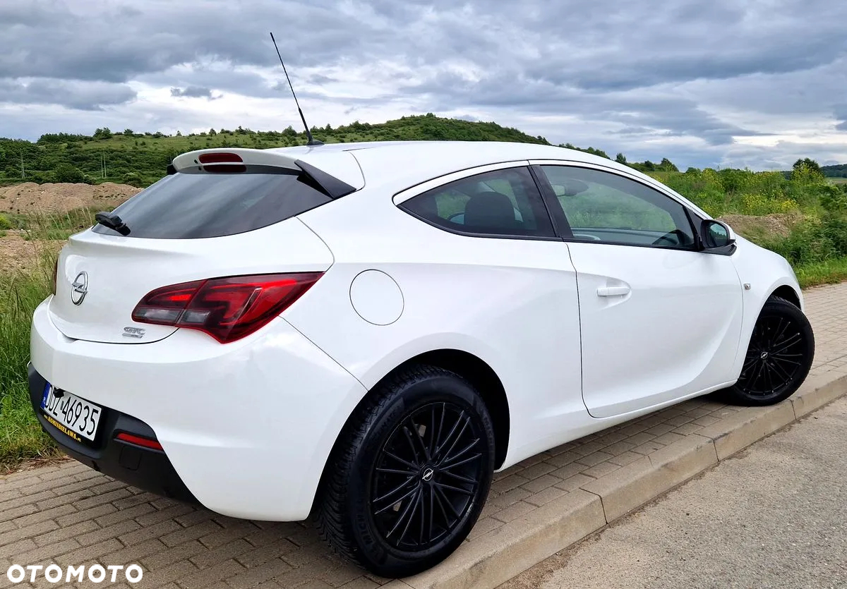 Opel Astra GTC 1.6 Turbo Innovation - 4