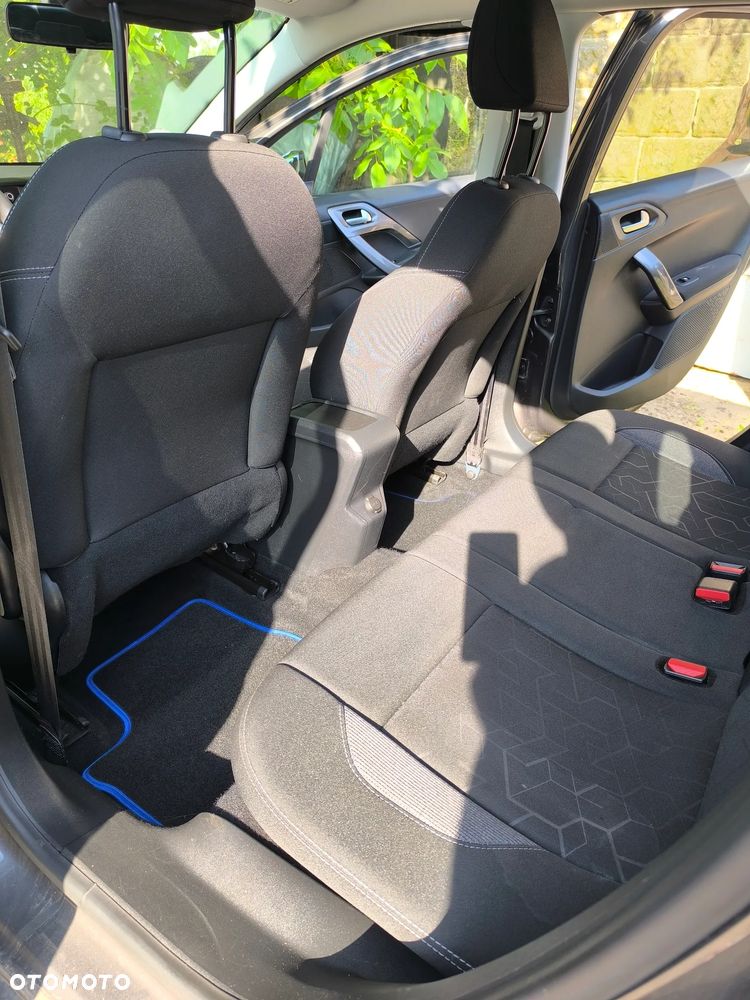 Peugeot 2008 1.2 Pure Tech Allure S&S - 9
