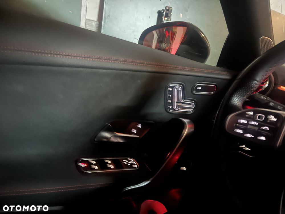 Mercedes-Benz CLA 250 4-Matic AMG Line 7G-DCT - 15