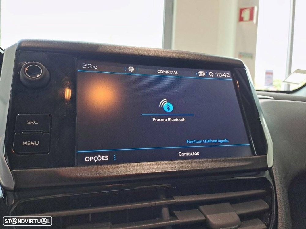 Peugeot 208 1.2 PureTech Signature - 19