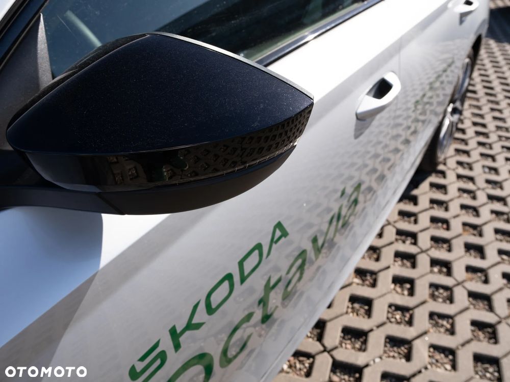 Skoda Octavia 2.0 TDI Sportline DSG - 9