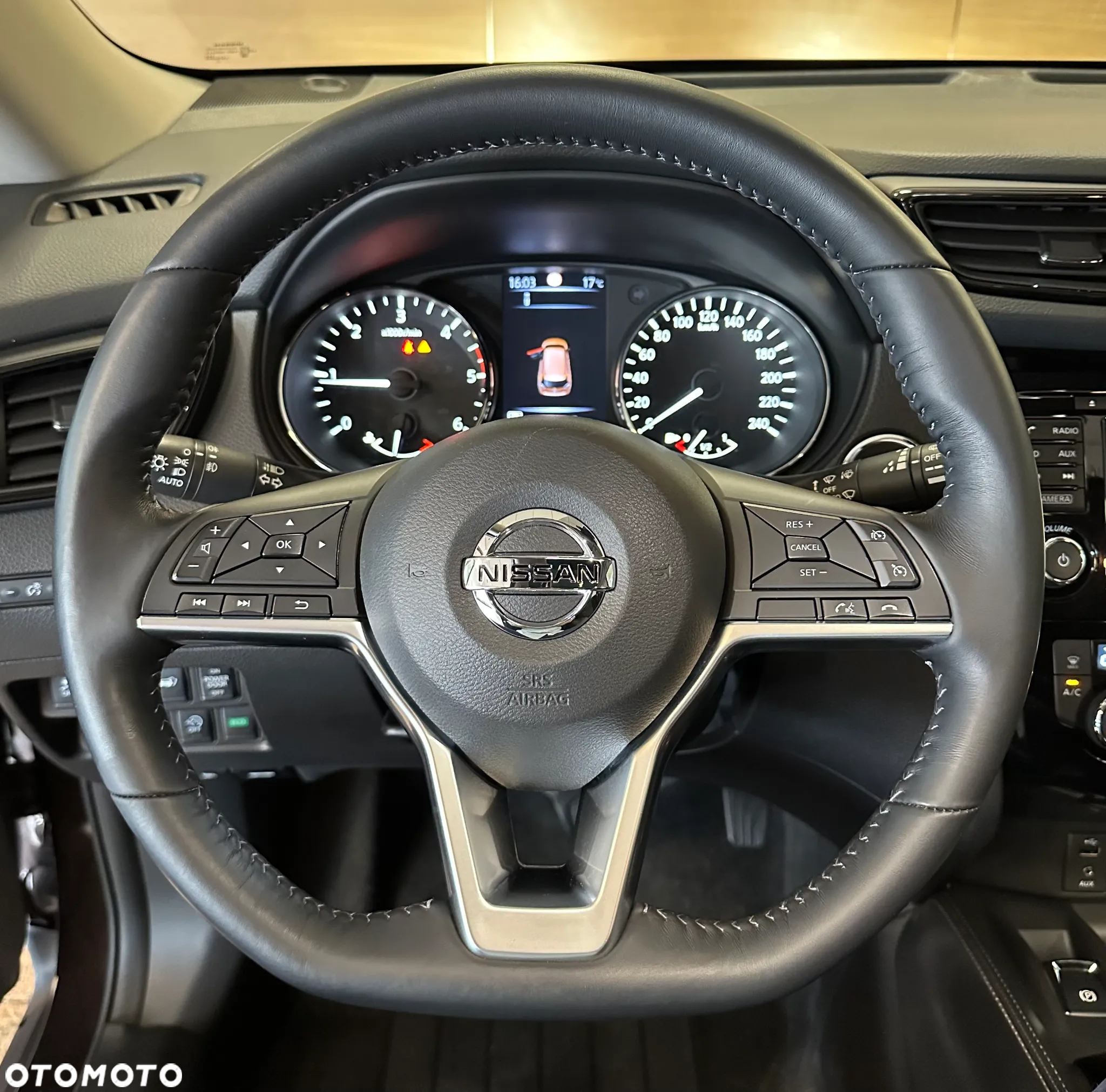 Nissan X-Trail 1.7 dCi N-Connecta 2WD Xtronic - 10