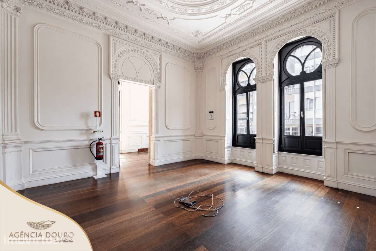Palacete à venda na Rua de Álvares Cabral – Porto - Grande imagem: 5/25
