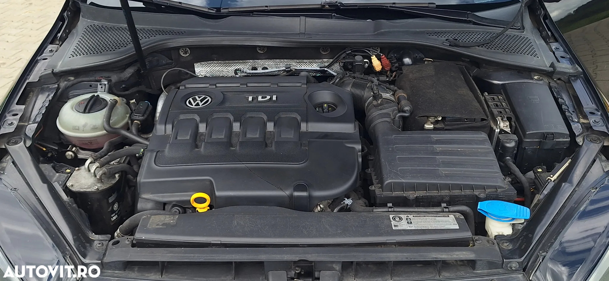 Volkswagen Golf 2.0 BlueTDI DSG Highline - 14