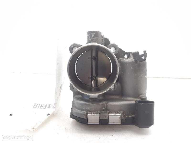 CORPO DE BORBOLETAS FORD FOCUS - 1