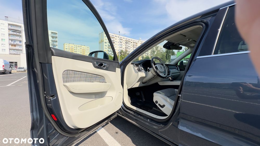 Volvo XC 60 D4 Momentum Pro - 7
