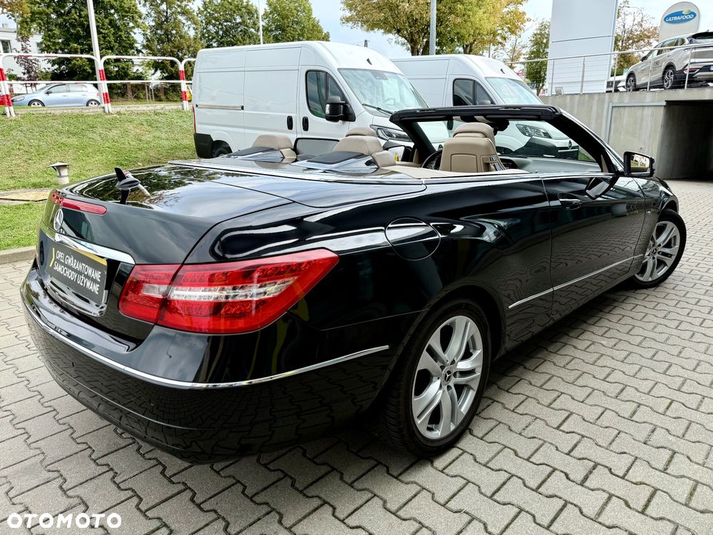 Mercedes-Benz Klasa E 200 BlueEFFICIENCY 7G-TRONIC Elegance - 2