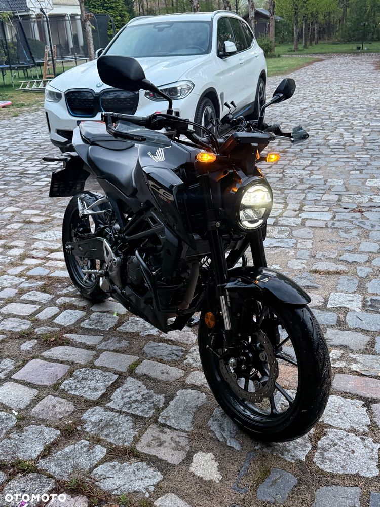 Honda CB - 1