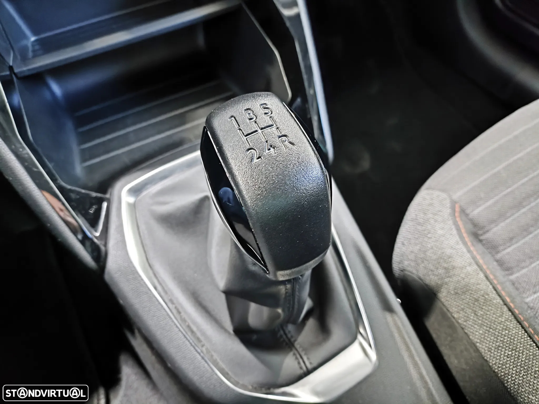 Peugeot 208 1.2 PureTech Active Pack - 17