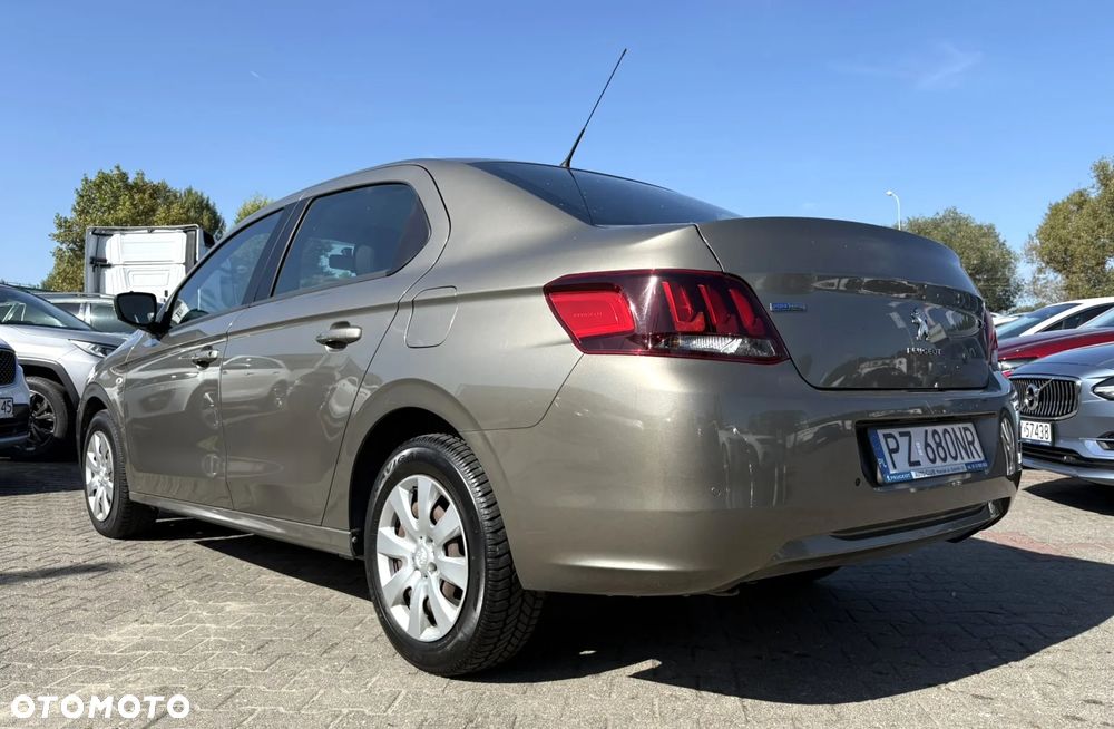 Peugeot 301 1.2 Pure Tech Access - 6