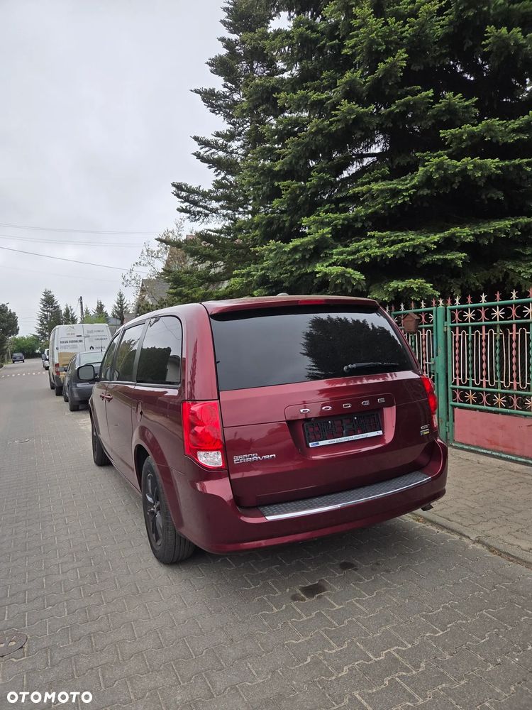 Dodge Grand Caravan 3.6 R/T - 23