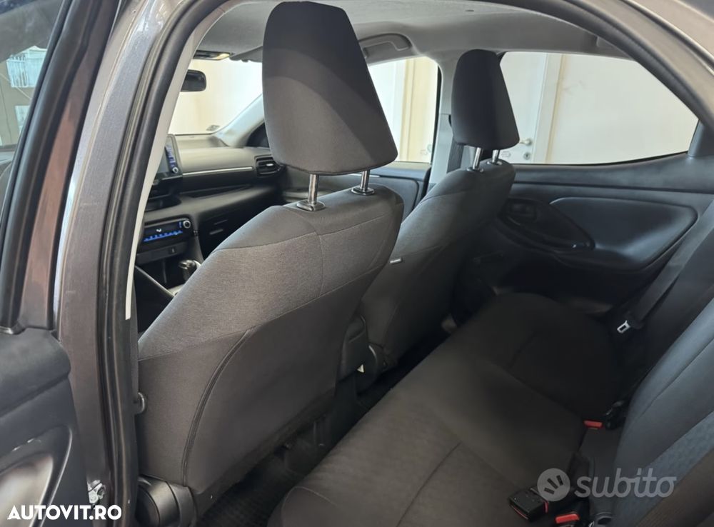 Toyota Yaris Hybrid 130 1.5 VVT-i Premiere Edition - 9