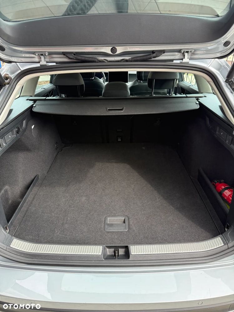 Volkswagen Passat - 11