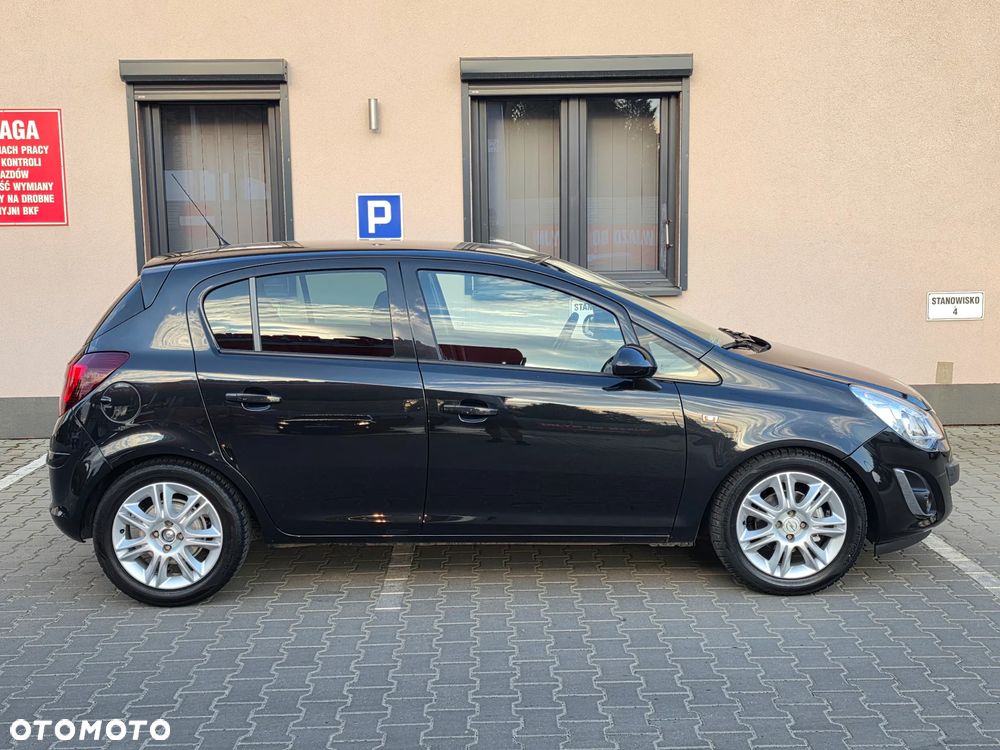 Opel Corsa 1.2 16V Cosmo - 22