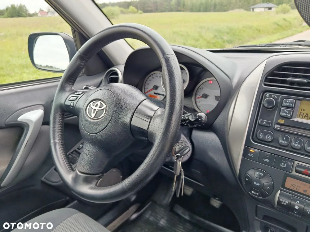Toyota RAV4 D-4D 4x4 Edition - 18
