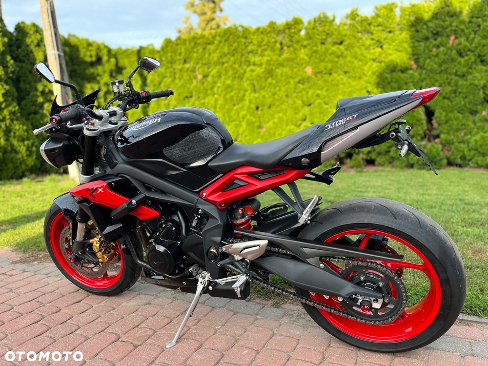 Triumph Street Triple - 11