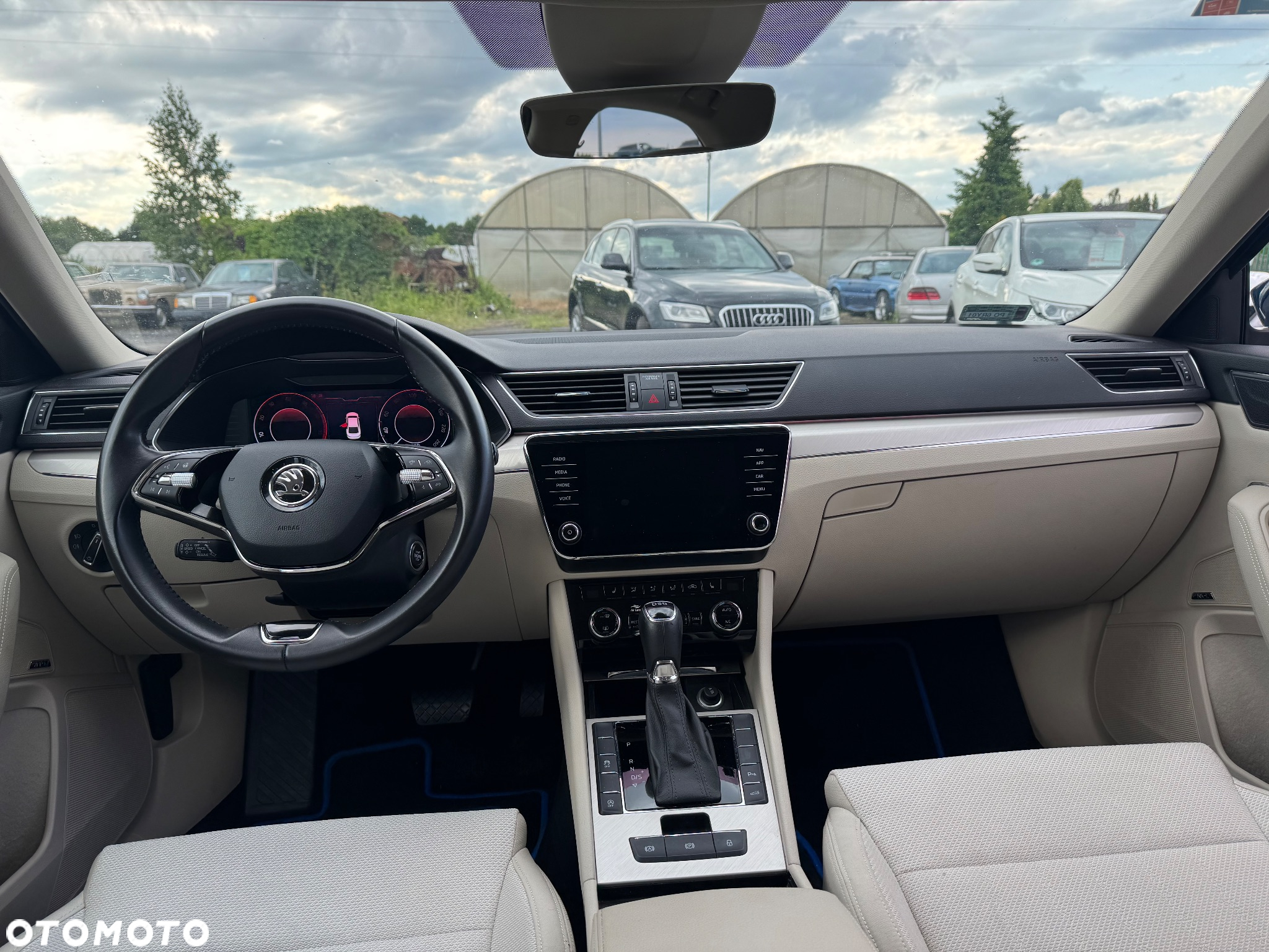 Skoda Superb 2.0 TDI SCR Ambition DSG - 14