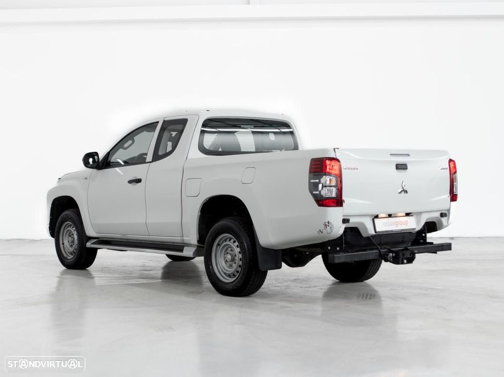 Mitsubishi L200 2.4 DI-D CLUB CAB INVITE 3L 4WD - 5