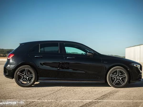 Mercedes-Benz A 250 e AMG Line - 3