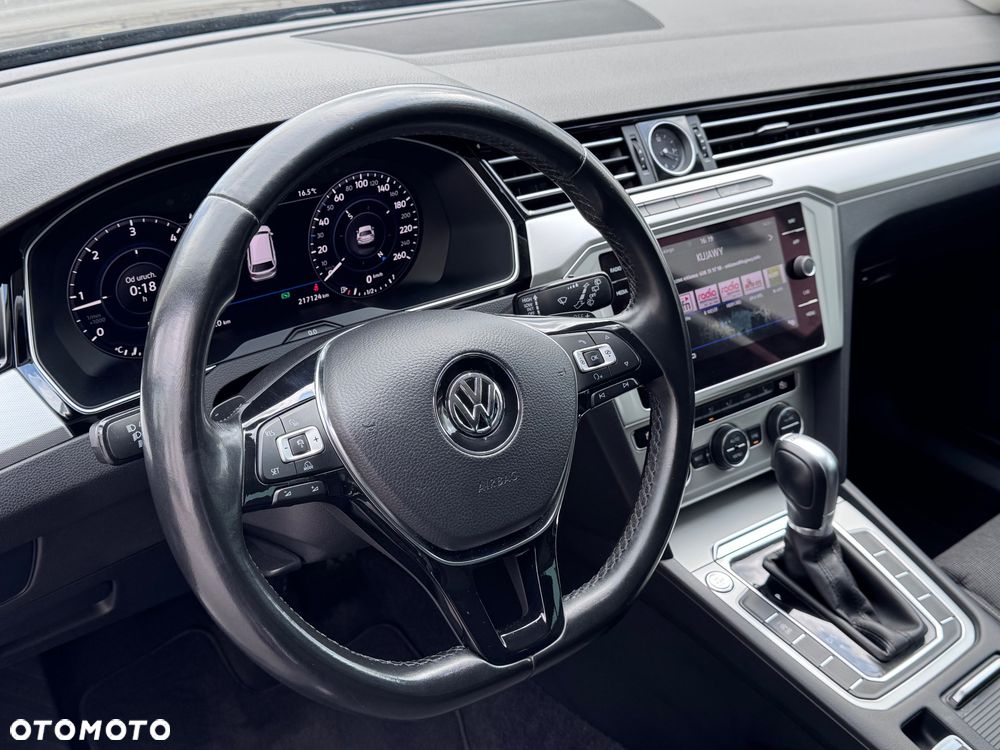 Volkswagen Passat 2.0 TDI SCR DSG - 36