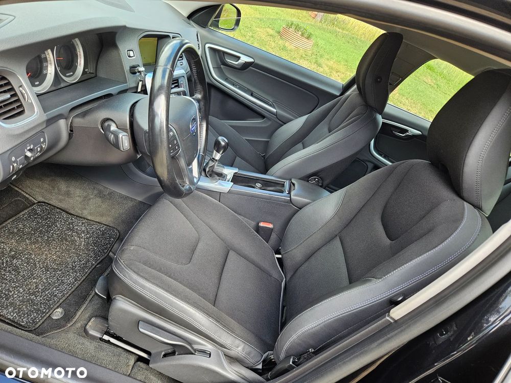 Volvo V60 D2 Kinetic - 14