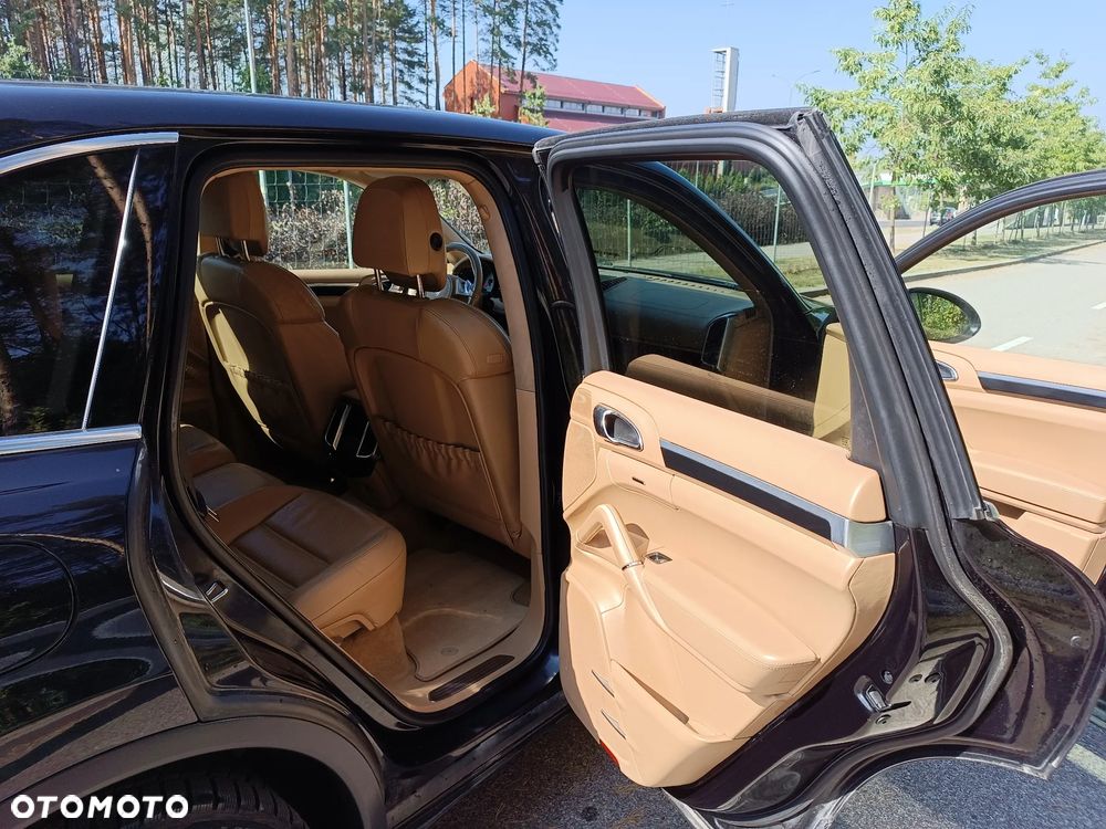 Porsche Cayenne - 27