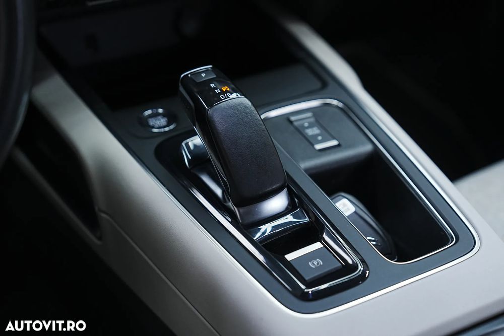 Citroën C5 Aircross 1.6 PHEV FWD 225 EAT8 Shine - 35