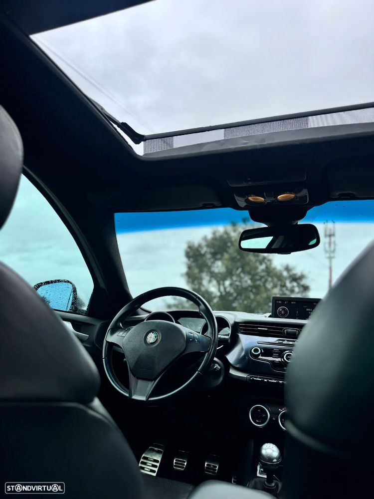 Alfa Romeo Giulietta 2.0 JTDM Distinctive - 17