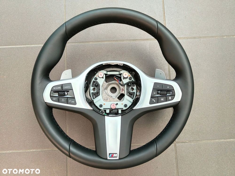 BMW 5 G30 G31 KIEROWNICA M-PAKIET ŁOPATKI - 1