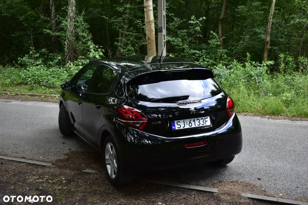 Peugeot 208 - 6