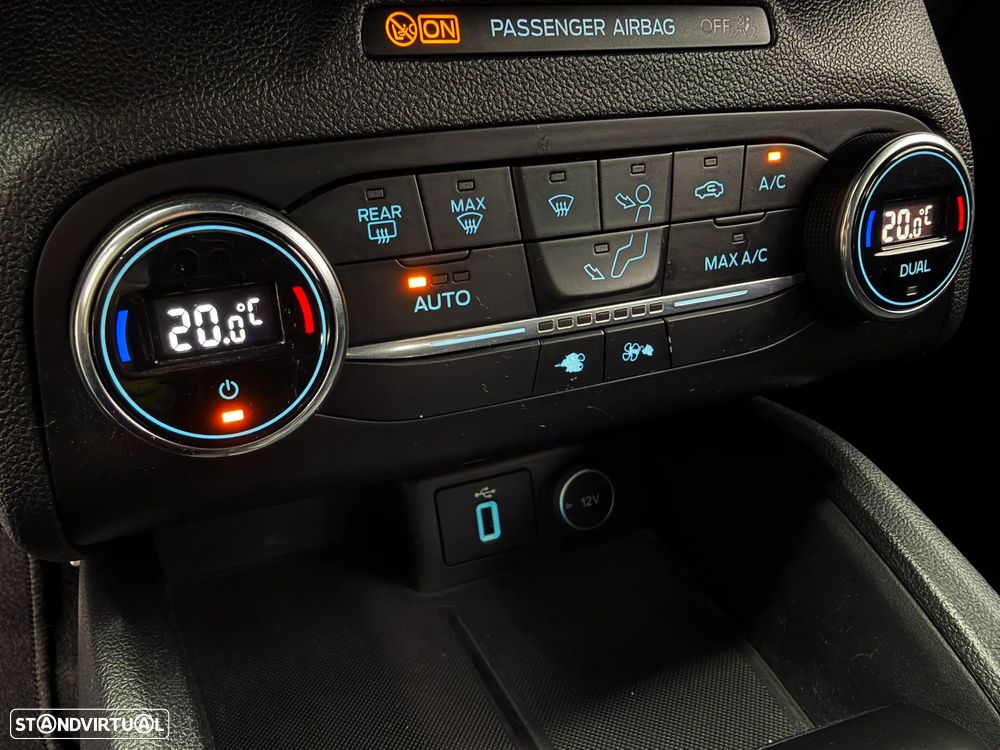 Ford Focus SW 1.5 TDCi EcoBlue ST-Line - 24