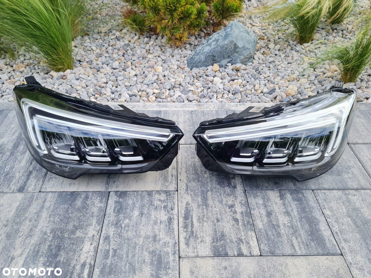 OPEL CROSSLAND X Lampy przód Full Led 39129263, 462161423 - 2