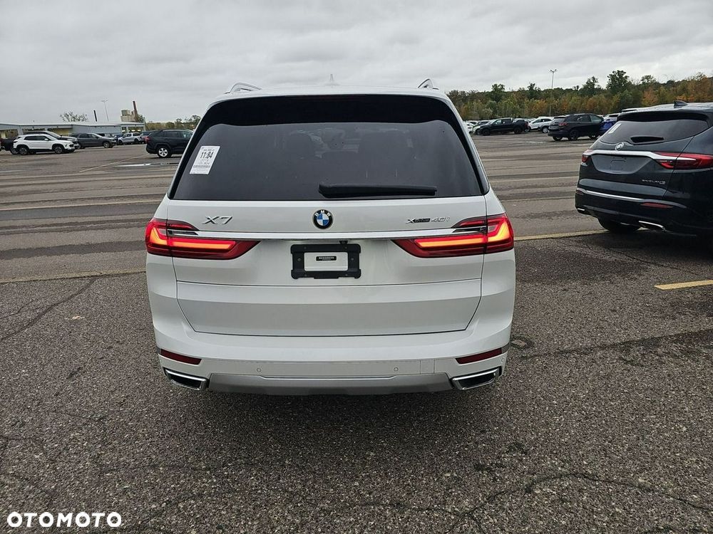 BMW X7 - 7