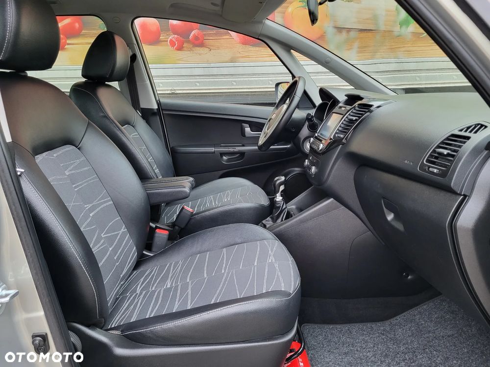 Kia Venga 1.4 CVVT Business Line - 32