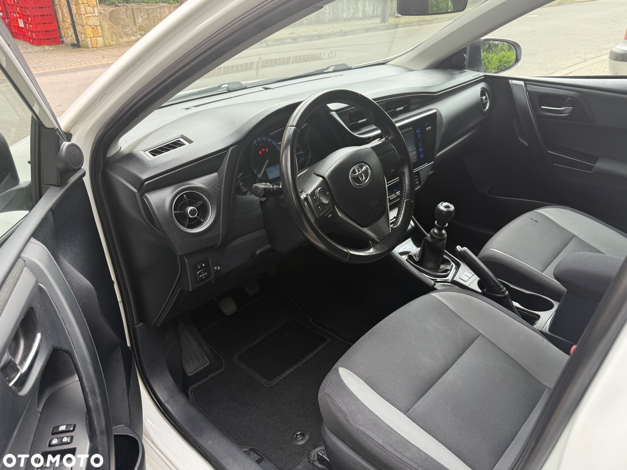 Toyota Auris 1.4 D-4D Touring Sports Edition - 9