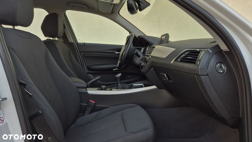 BMW Seria 1 116d Sport Line Shadow - 32