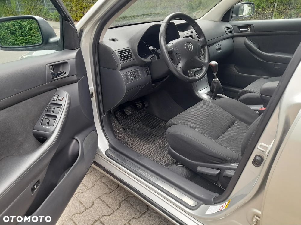 Toyota Avensis 1.8 VVT-i Edition - 10