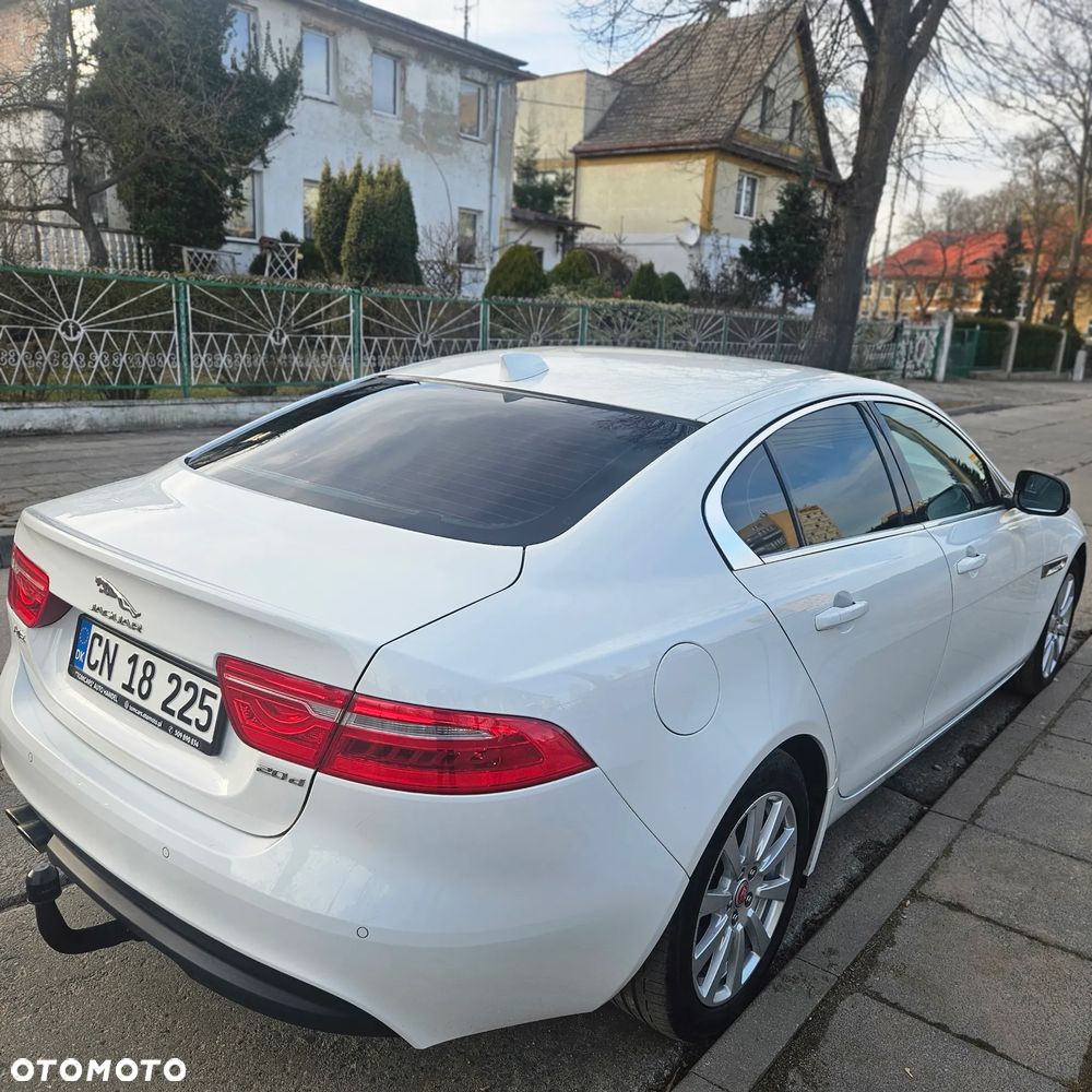 Jaguar XE - 17