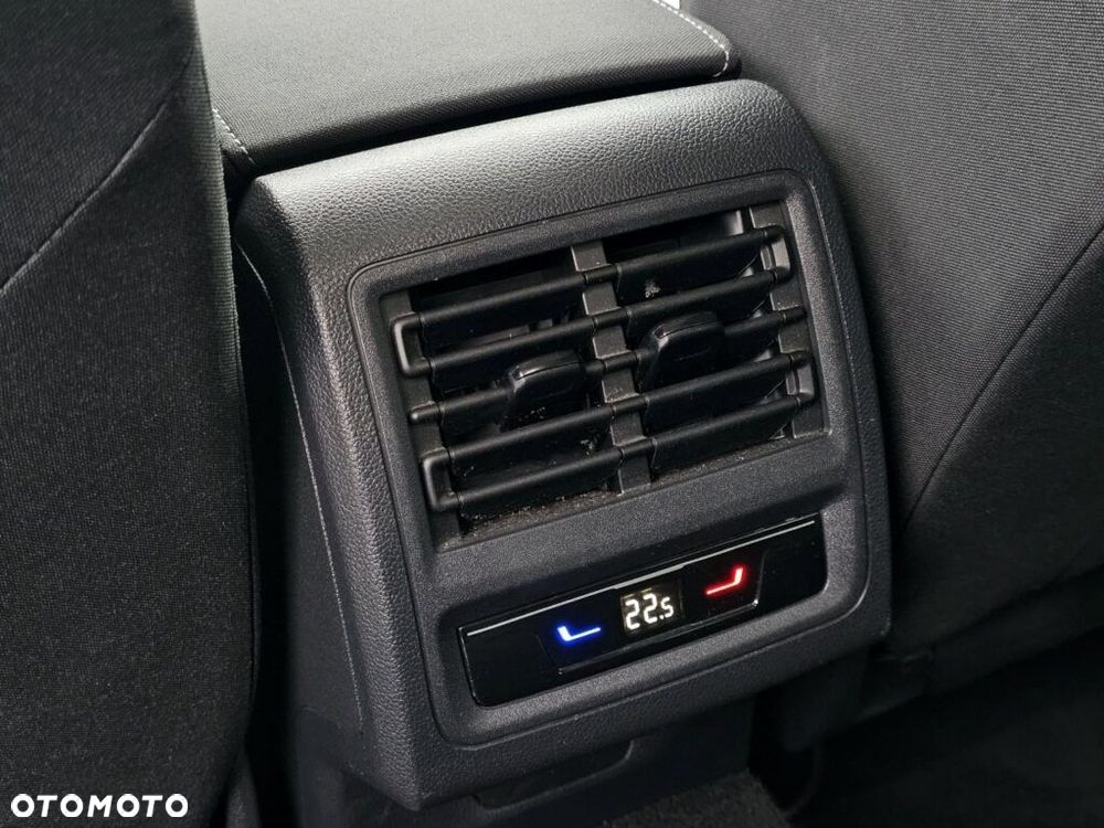 Volkswagen Golf Variant 1.5 eTSI EVO Style DSG - 26