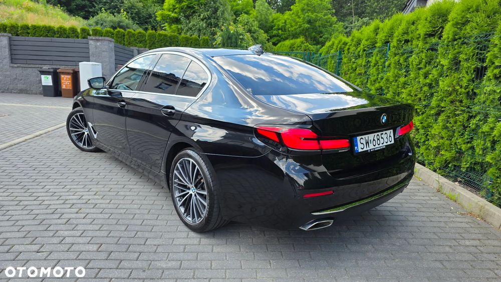 BMW Seria 5 520d xDrive Luxury Line - 4