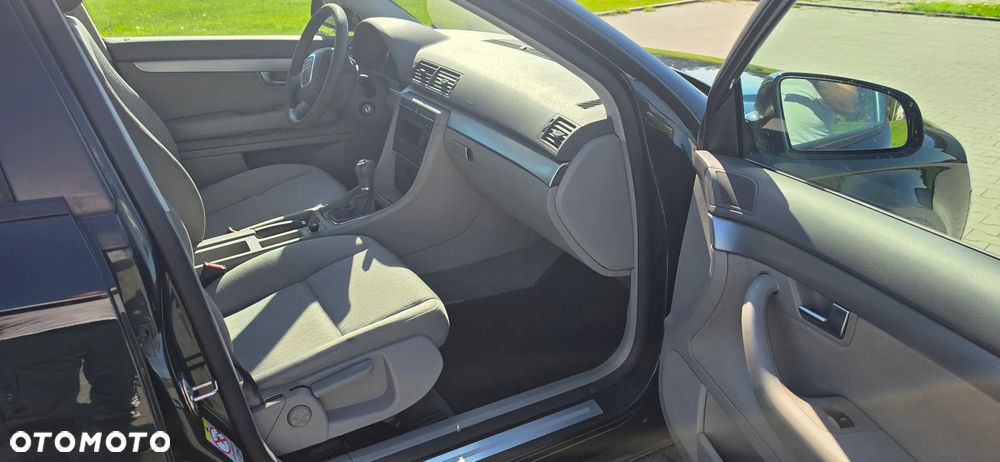Audi A4 Limousine - 8