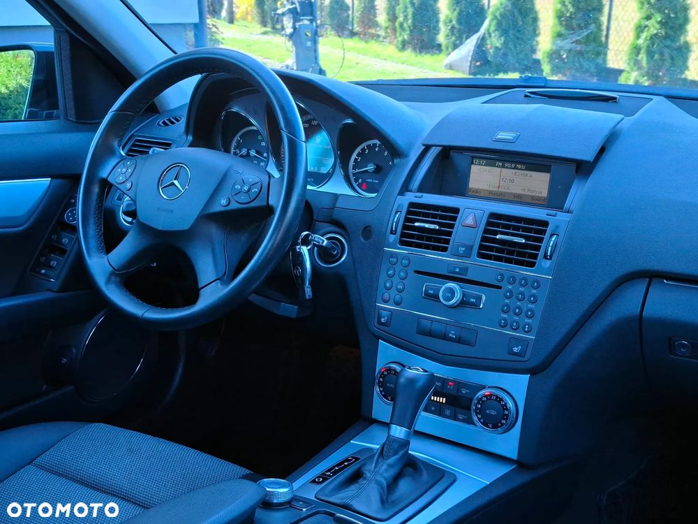Mercedes-Benz C-Class 2009 photo 2