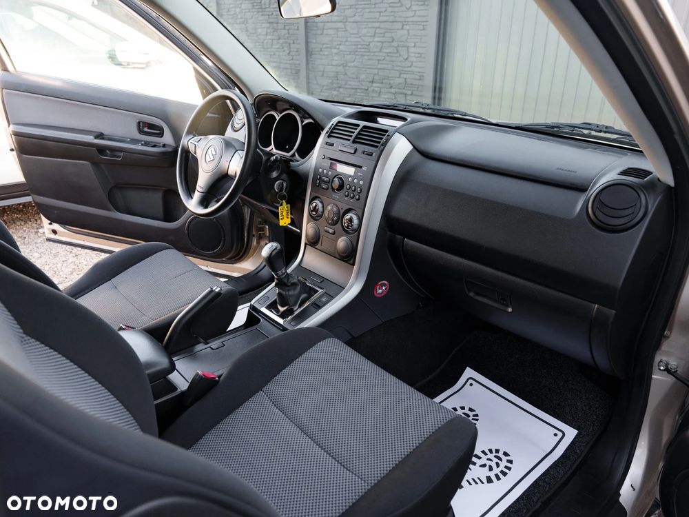Suzuki Grand Vitara 1.6 Club - 15
